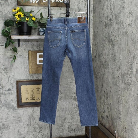 Lee Men's Extreme Motion Slim Straight Fit Jeans 2015452 Cortez Blue 28x30 - Picture 2 of 10